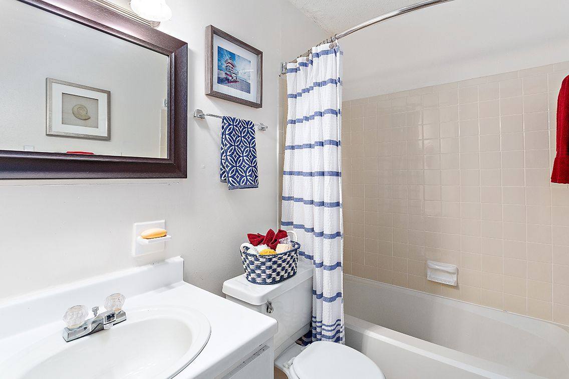 Apartment for rent at Dwell at Greenridge, 7910 Crossroads Dr, Charleston, SC 29406