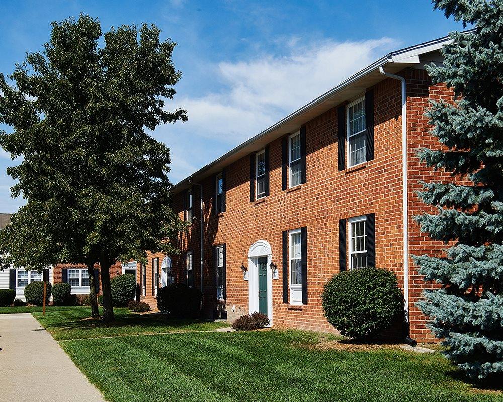 Townhouse for rent at Cambridge Square of Flint, 4490 Brendenshire Court, Flint, MI 48532
