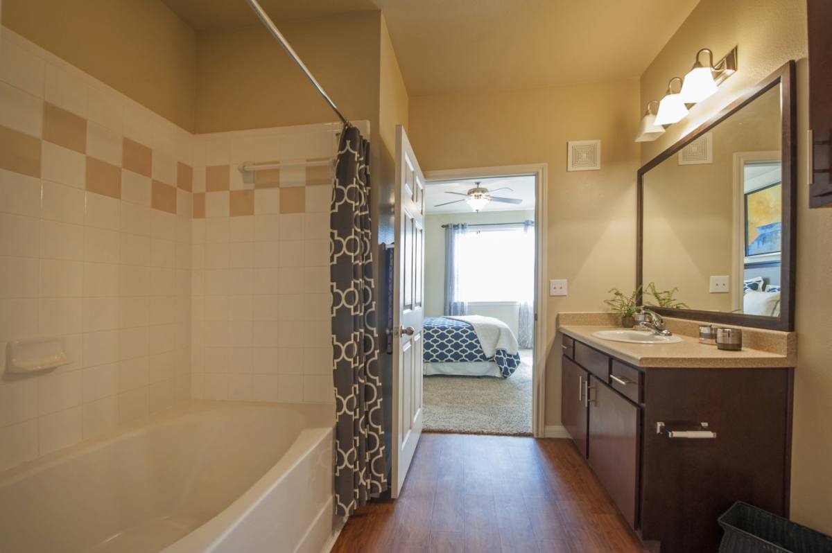 Apartment for rent at Oak Tree, 2511 Golf Course Rd, Kingsville, TX 78363