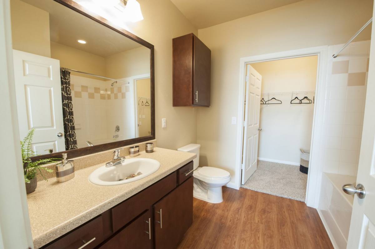 Apartment for rent at Oak Tree, 2511 Golf Course Rd, Kingsville, TX 78363