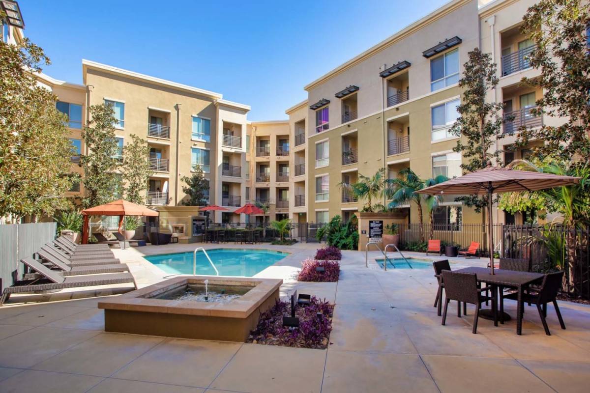 Apartment for rent at The Enclave at Warner Center Apartment Homes, 6710 Variel Ave, Canoga Park, CA 91303
