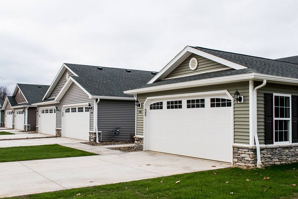 Apartment for rent at Redwood Warsaw, 3023 Murwood Place, Warsaw, IN 46582