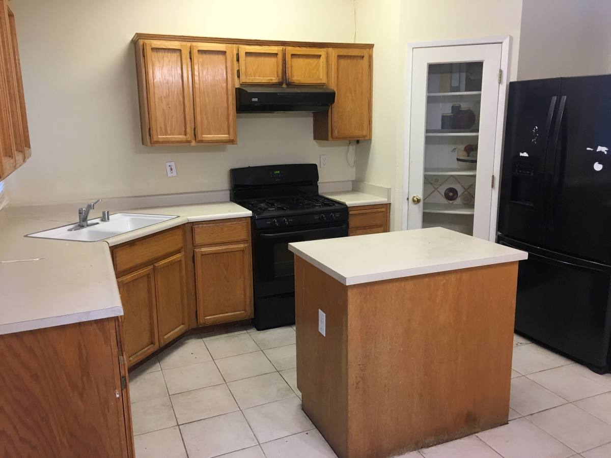 Calvine St, Sacramento, CA 95823