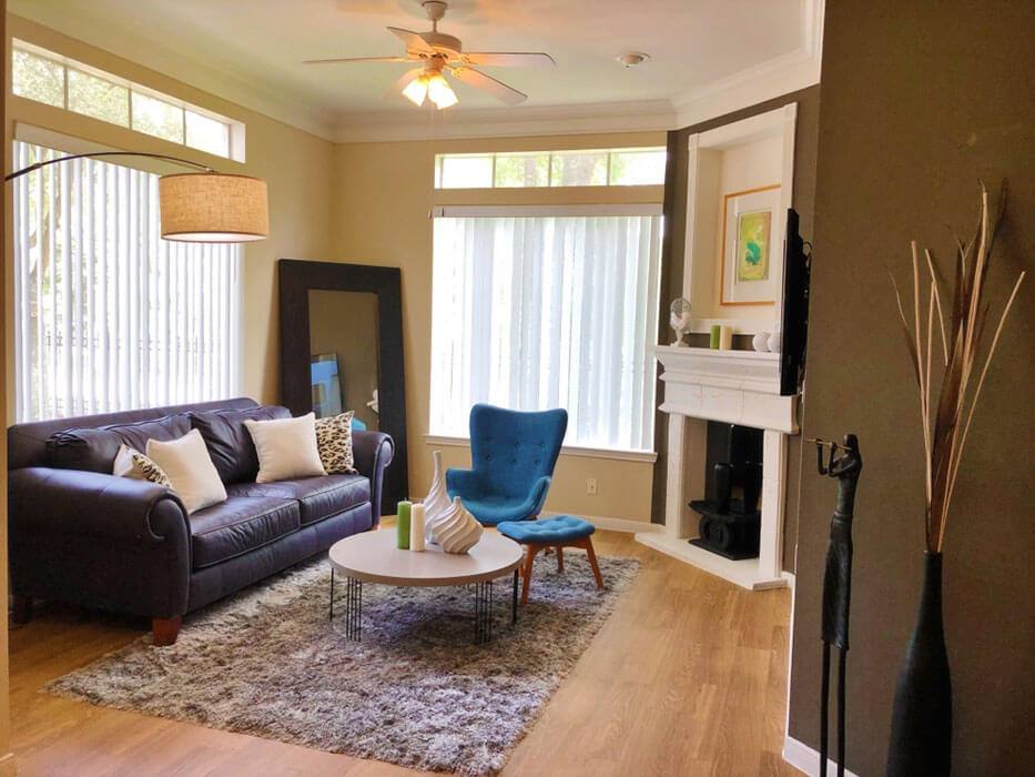 Apartment for rent at Mallard Creek, 23423 Highway 59, Kingwood, TX 77339