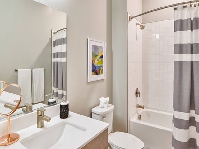 Apartment for rent at The Oxford, 6009 Oxon Hill Rd, Oxon Hill, MD 20745
