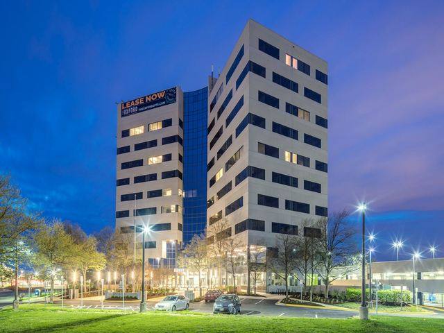 Apartment for rent at The Oxford, 6009 Oxon Hill Rd, Oxon Hill, MD 20745