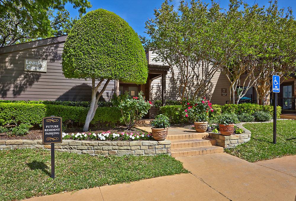 Apartment for rent at Preston Creek, 5902 Preston Oaks Rd, Dallas, TX 75230