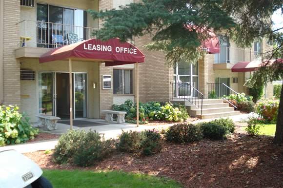 Apartment for rent at Villa Del Coronado, 8104 Zane Ave N, Minneapolis, MN 55443