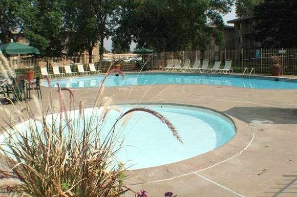 Apartment for rent at Villa Del Coronado, 8104 Zane Ave N, Minneapolis, MN 55443