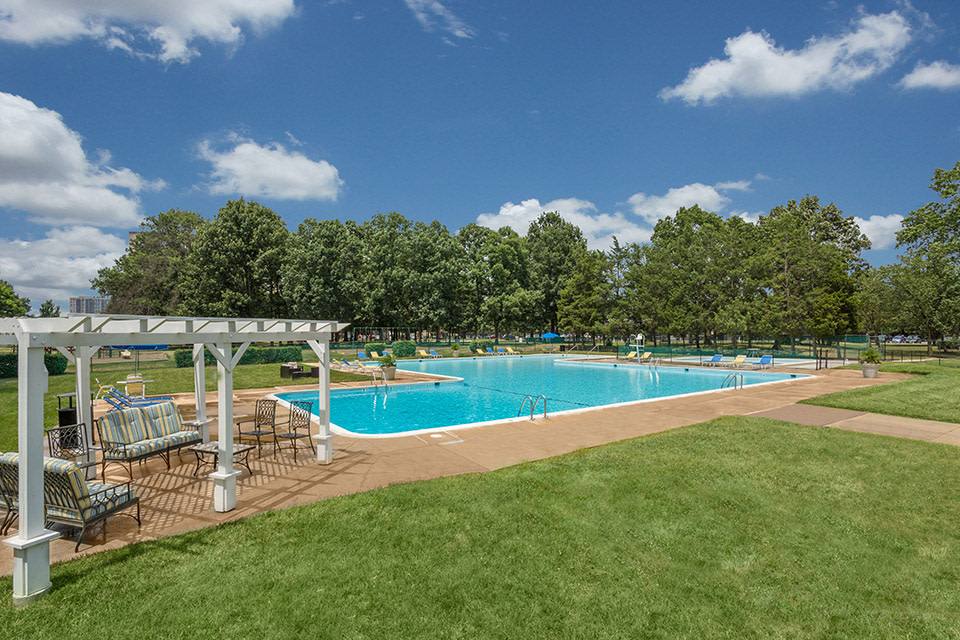 Apartment for rent at Stratford at Southern Towers, 4901 Seminary Rd, Alexandria, VA 22311