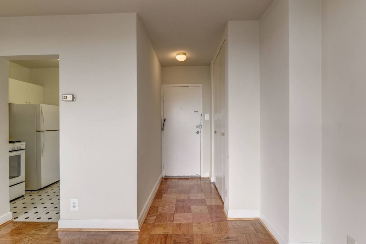 Apartment for rent at Stratford at Southern Towers, 4901 Seminary Rd, Alexandria, VA 22311