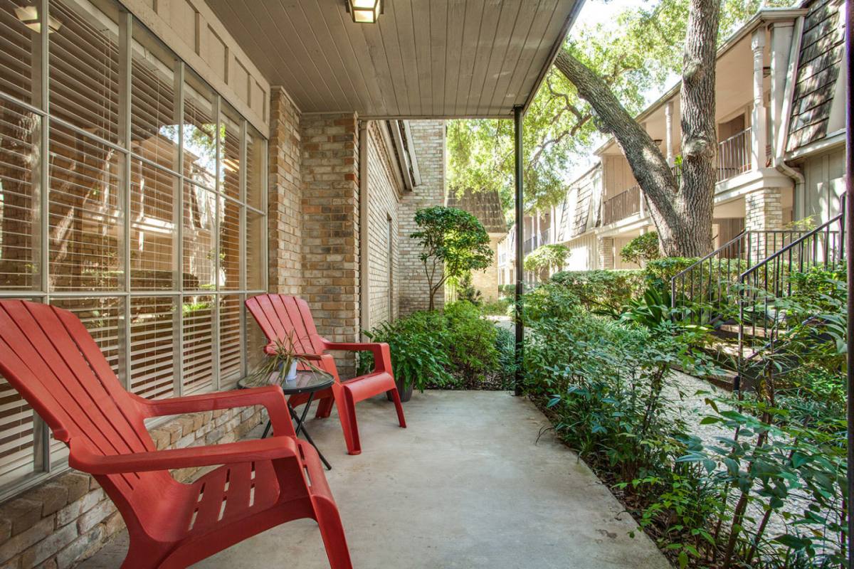 Apartment for rent at Bordeaux, 5010 Woodway Dr, Houston, TX 77056