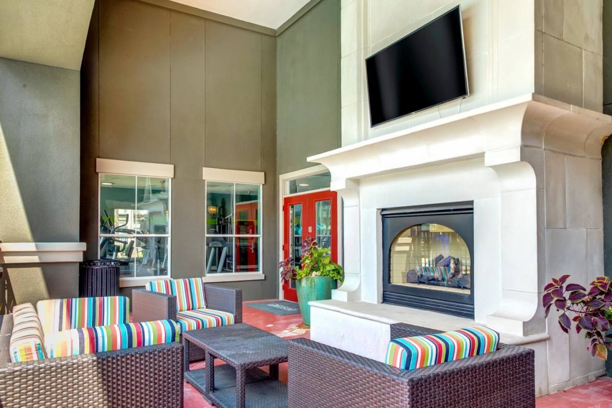 Apartment for rent at Estates at Memorial Heights, 616 Memorial Heights Dr, Houston, TX 77007