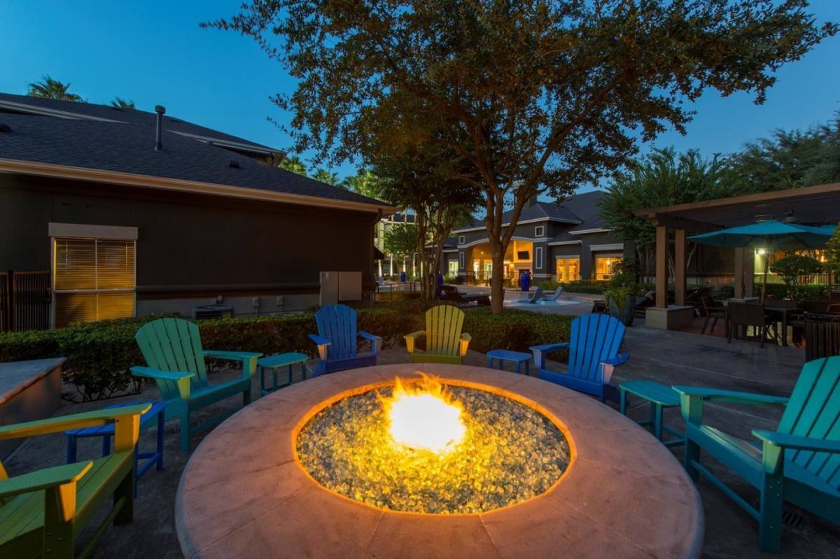Apartment for rent at Estates at Memorial Heights, 616 Memorial Heights Dr, Houston, TX 77007