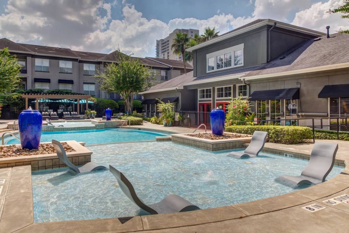 Apartment for rent at Estates at Memorial Heights, 616 Memorial Heights Dr, Houston, TX 77007