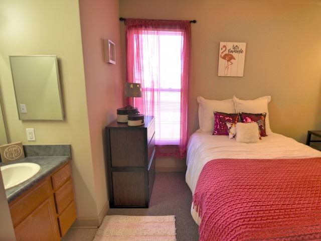 Apartment for rent at Stratum on Highland, 510 S Highland St, Memphis, TN 38111