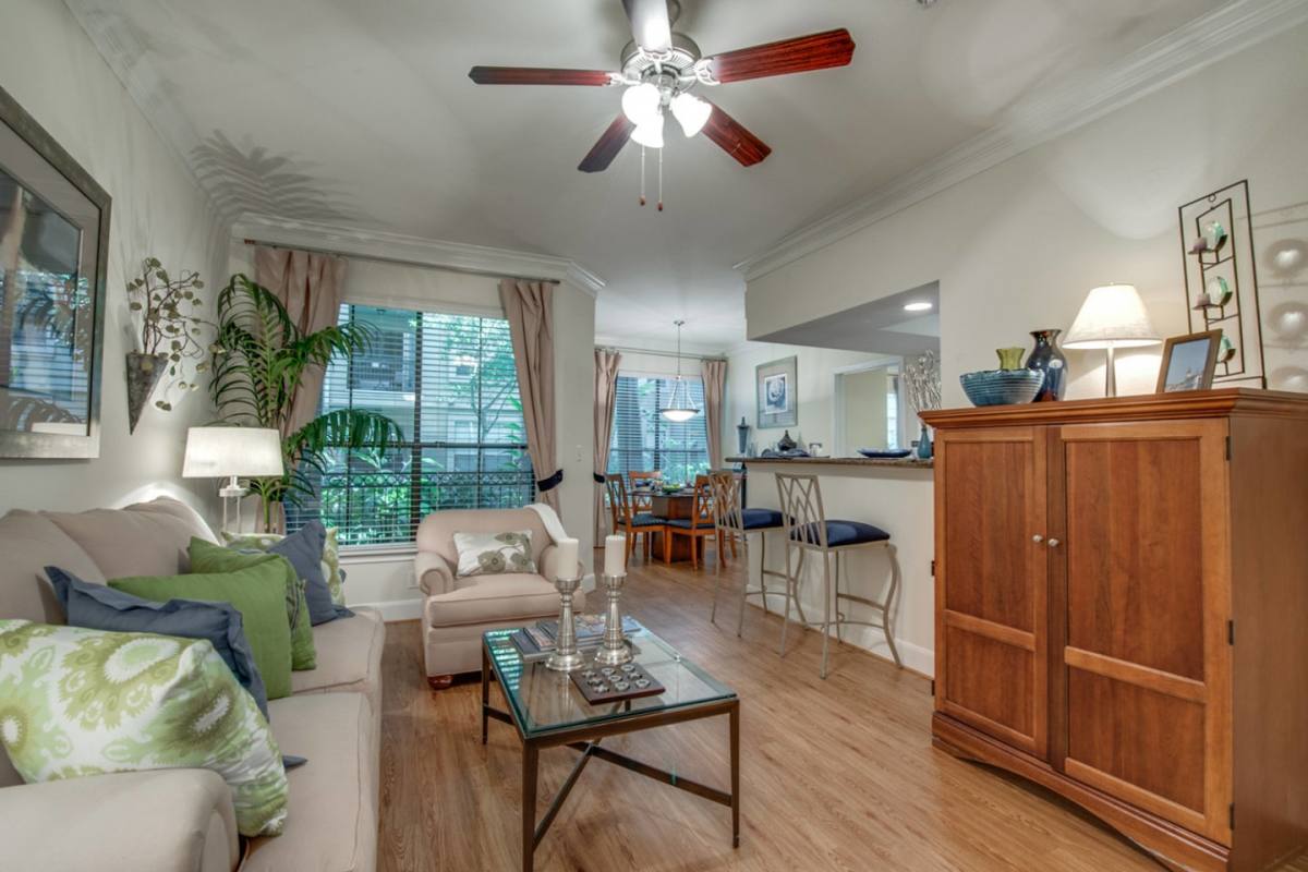 Apartment for rent at Post Oak at Woodway, 99 N Post Oak Lane, Houston, TX 77024