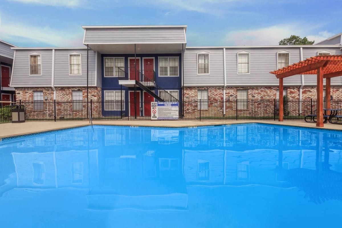 Apartment for rent at Envue Square, 123 Winkler Dr, Houston, TX 77087