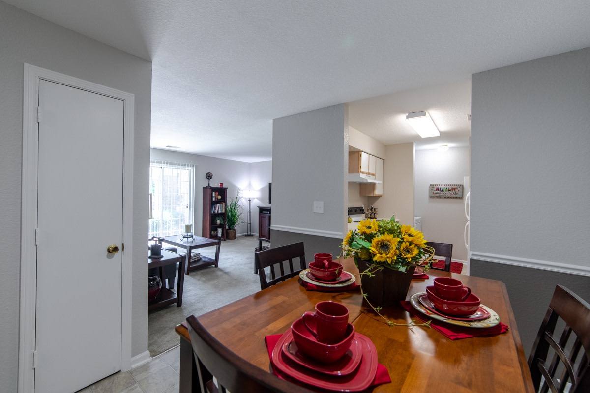 Apartment for rent at Applecreek, 1326 McIntosh Lane, Anderson, IN 46013