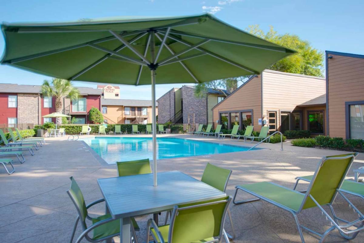 Townhouse for rent at The Wilcox, 2400 S Loop W, Houston, TX 77054