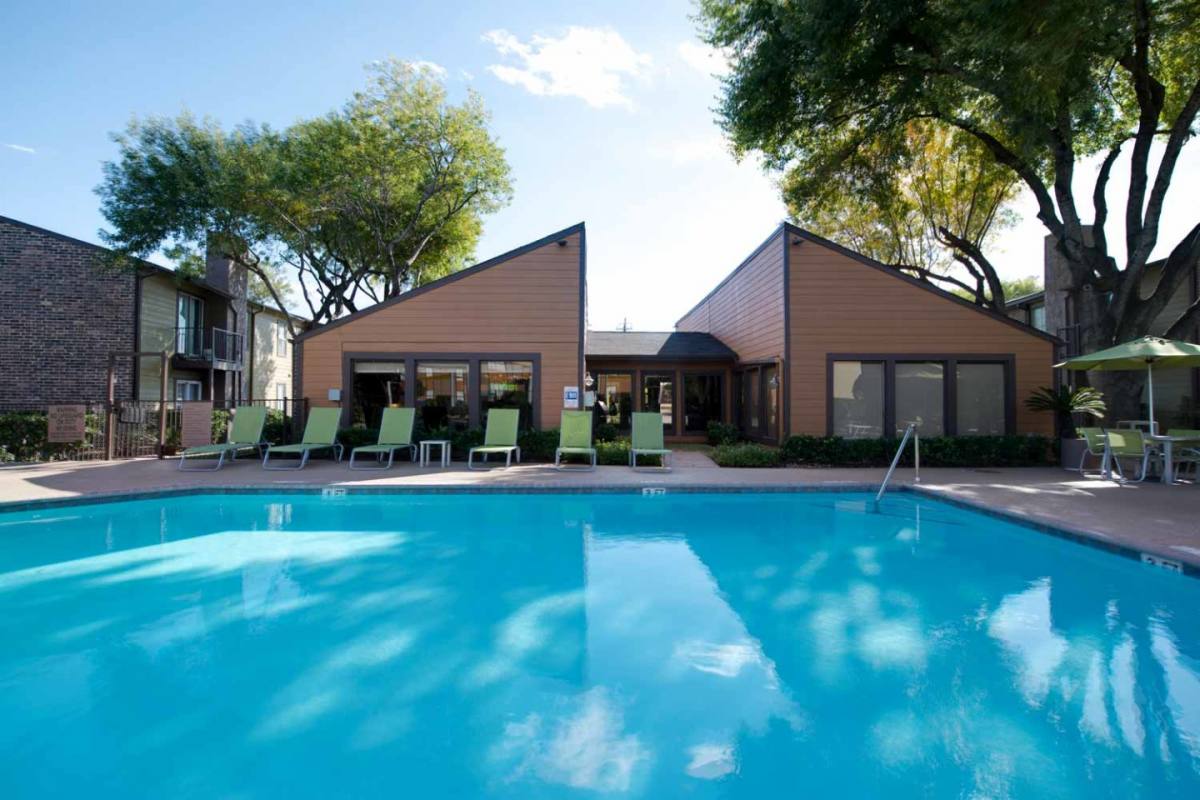 Townhouse for rent at The Wilcox, 2400 S Loop W, Houston, TX 77054