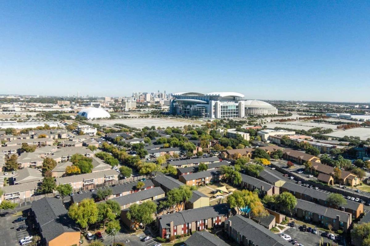 Townhouse for rent at The Wilcox, 2400 S Loop W, Houston, TX 77054
