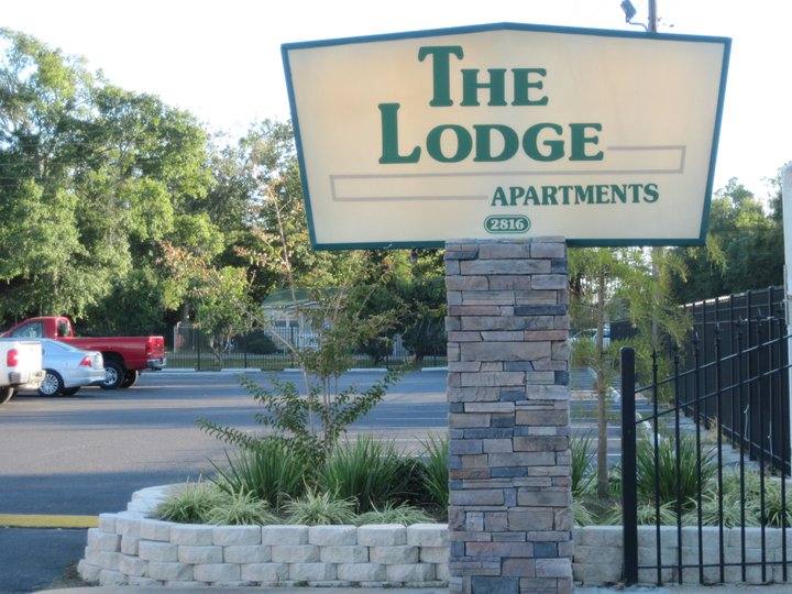 Apartment for rent at Lodge, 2816 Eden St, Pascagoula, MS 39581