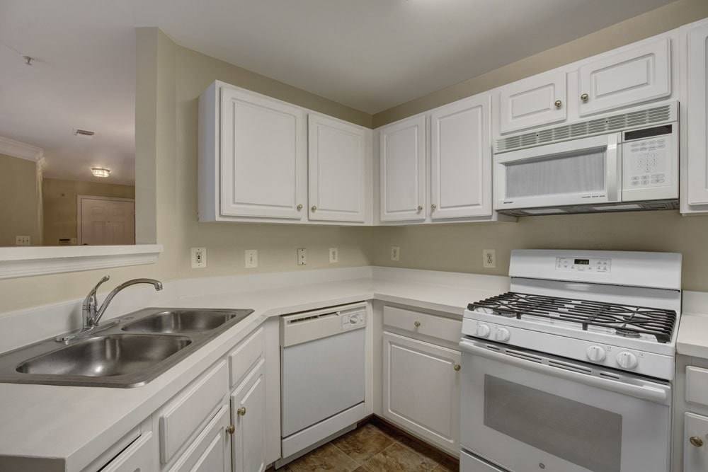 Townhouse for rent at Dulles Greene, 2150 Astoria Circle, Herndon, VA 20170