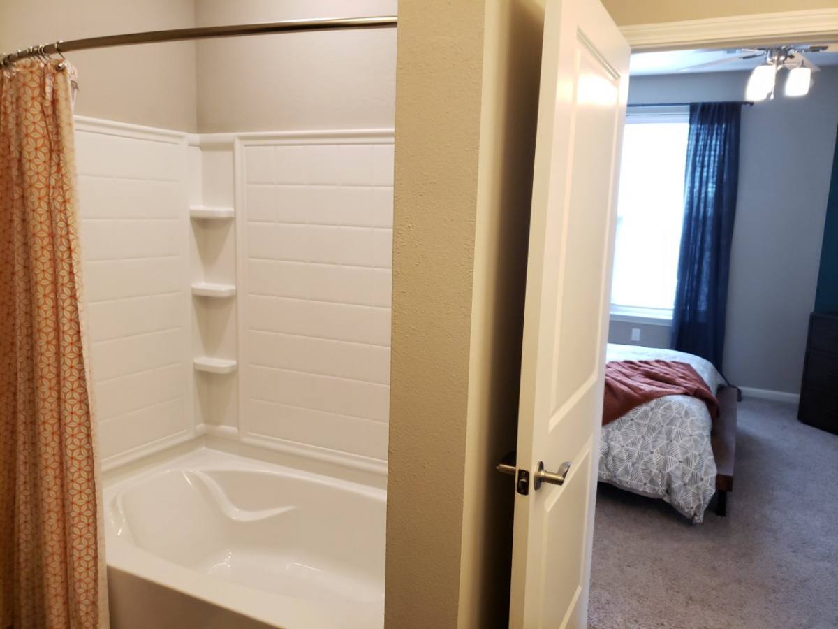 Apartment for rent at The Landing at Tiffany Springs, 9641 N Ambassador Dr, Kansas City, MO 64154