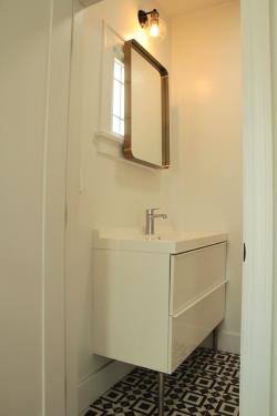 Apartment for rent at 6708 Willoughby Ave, Los Angeles, CA 90038