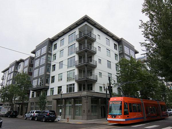 Apartment for rent at 10th at Hoyt, 925 NW Hoyt St, Portland, OR 97209