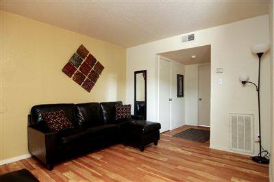 Apartment for rent at Garden Oaks, 5610 Royal Palms St, Houston, TX 77021