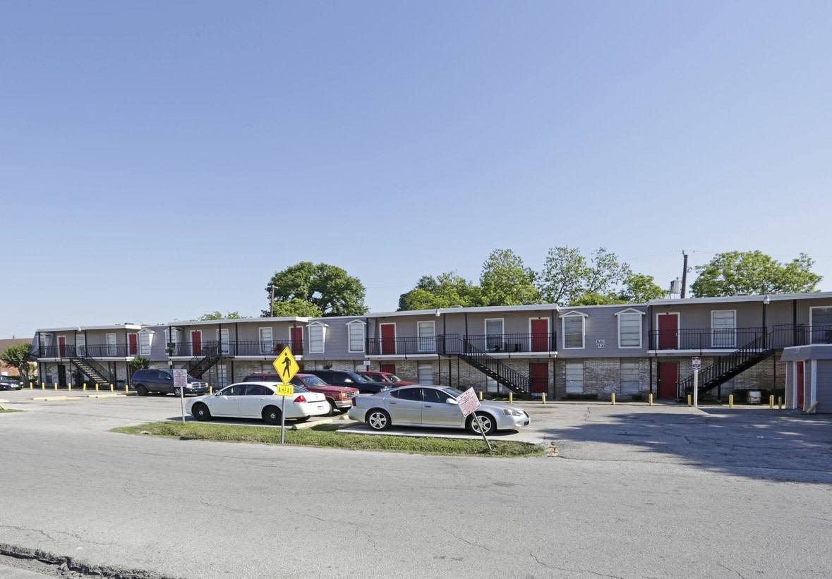 Apartment for rent at Alice Street Apts, 3645 Alice St, Houston, TX 77021