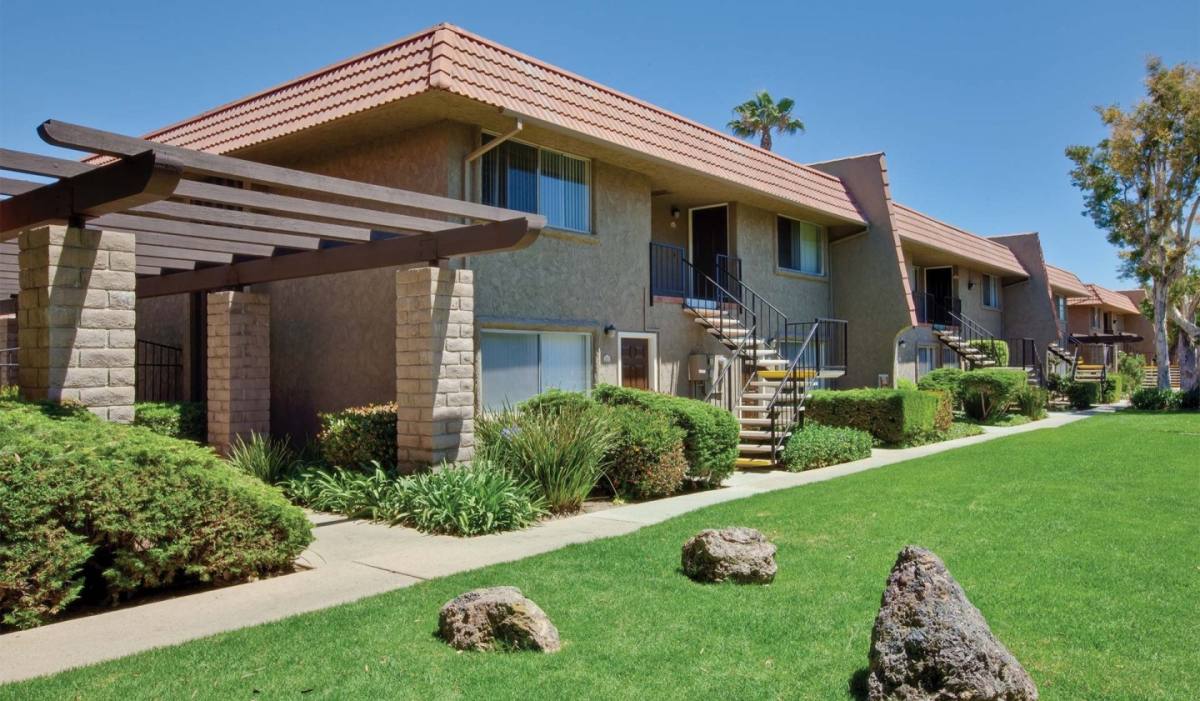 Townhouse for rent at Rosewood, 555 Rosewood Ave, Camarillo, CA 93010