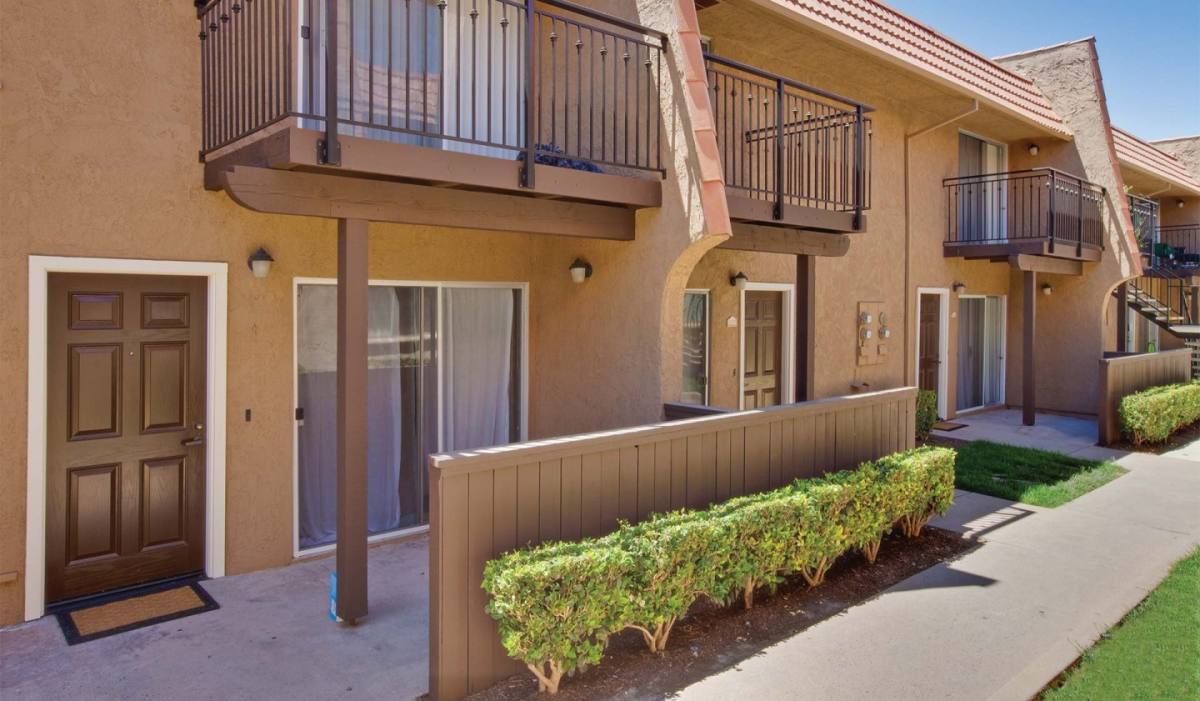Townhouse for rent at Rosewood, 555 Rosewood Ave, Camarillo, CA 93010