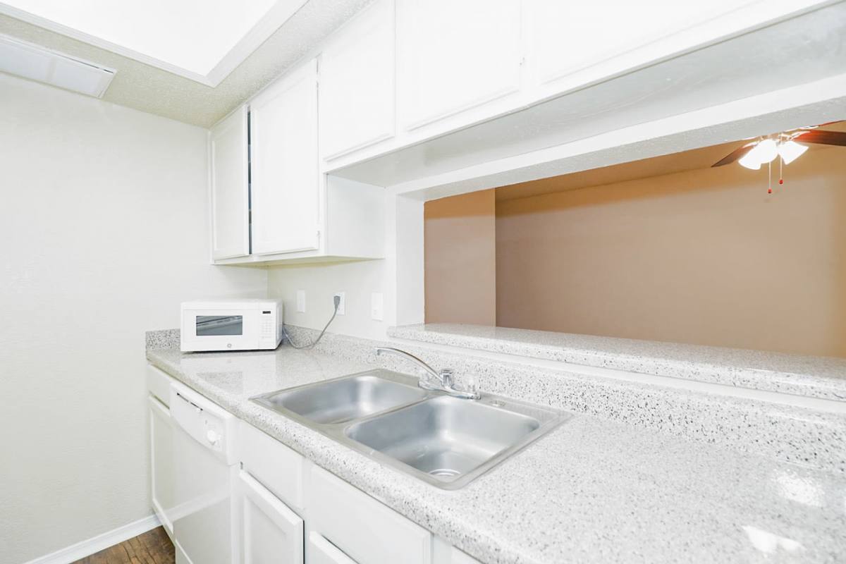 Apartment for rent at Hebron Oaks, 1930 E Hebron Parkway, Carrollton, TX 75007