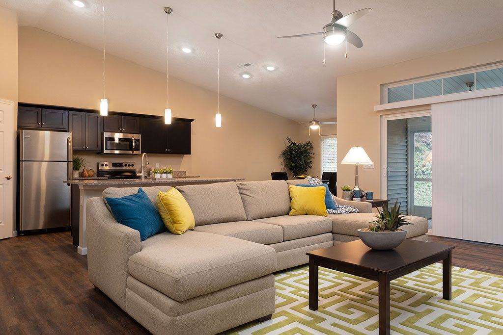 Apartment for rent at Redwood Copley, 4035 Ridgewood Rd, Akron, OH 44321