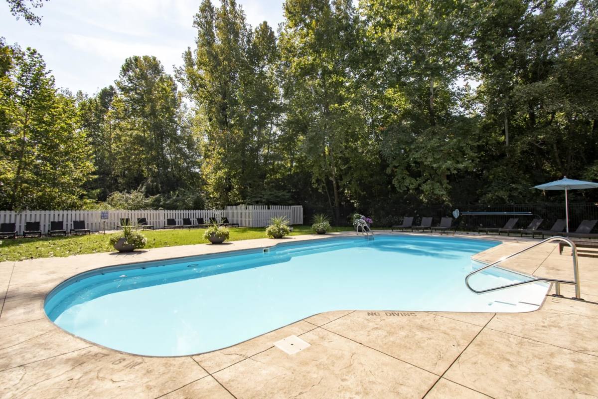Apartment for rent at Arlington Pointe, 2555 Shore Line Lane, Columbus, OH 43221