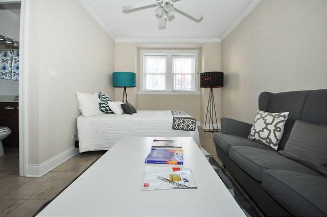 Apartment for rent at 1135 W Pratt Blvd, Chicago, IL 60626