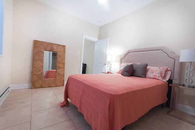 Apartment for rent at 1135 W Pratt Blvd, Chicago, IL 60626