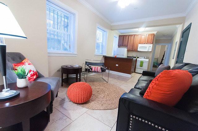 Apartment for rent at 1135 W Pratt Blvd, Chicago, IL 60626