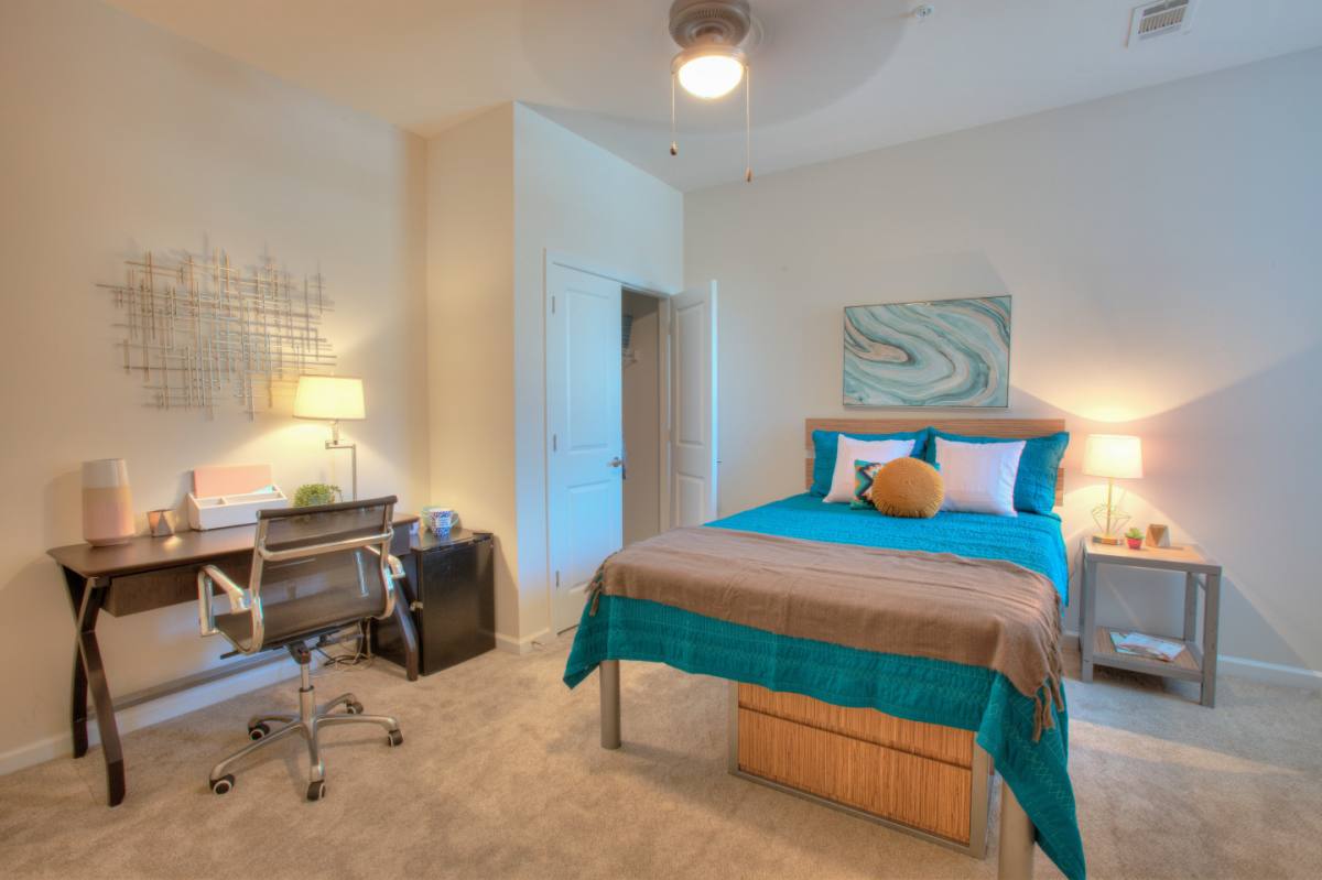 Apartment for rent at 400 Meeting St, Charleston, SC 29403