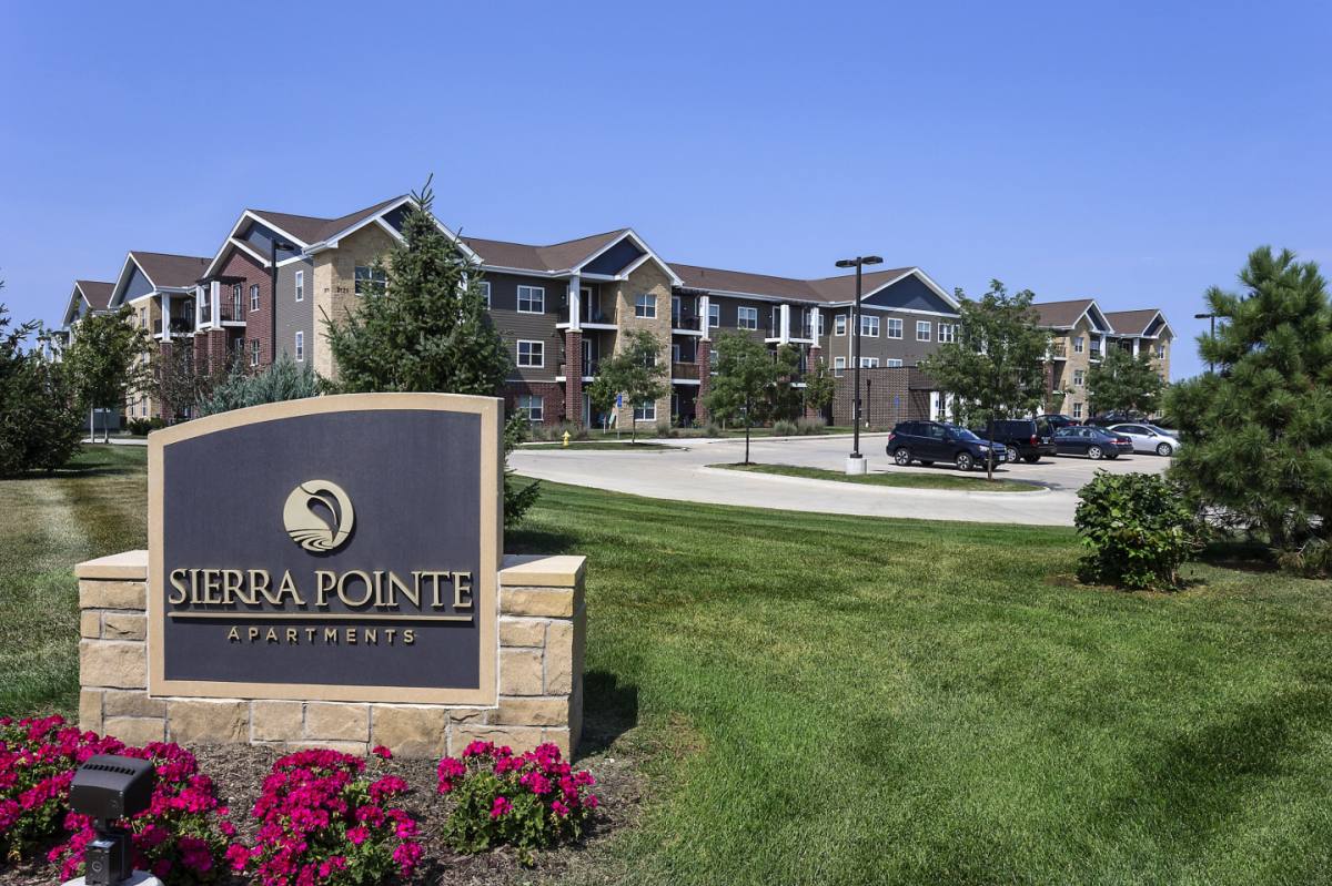 Apartment for rent at Sierra Pointe, 7171 Woodland Ave, West Des Moines, IA 50266