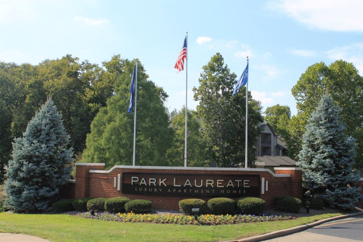 Apartment for rent at Park Laureate, 2050 Stony Brook Dr, Louisville, KY 40220