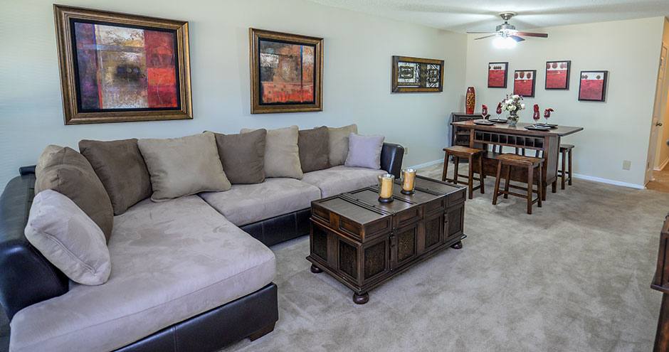 Townhouse for rent at Lynnfield Place, 5900 Cedar Forrest Dr, Memphis, TN 38119