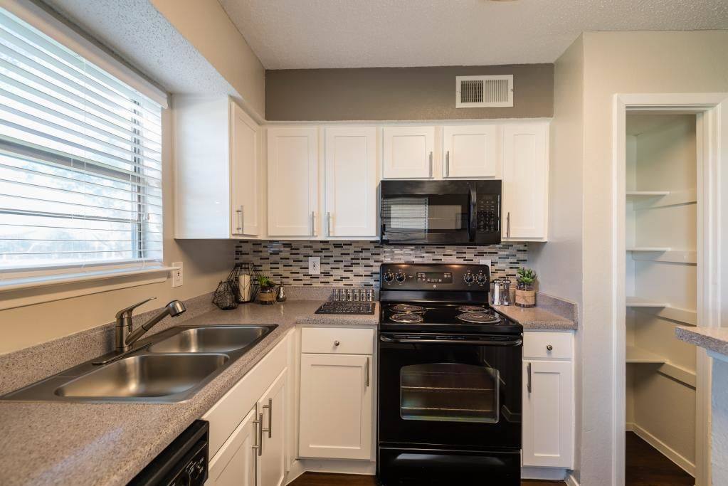 Apartment for rent at The Carling on Frankford, 1811 E Frankford Rd, Carrollton, TX 75007