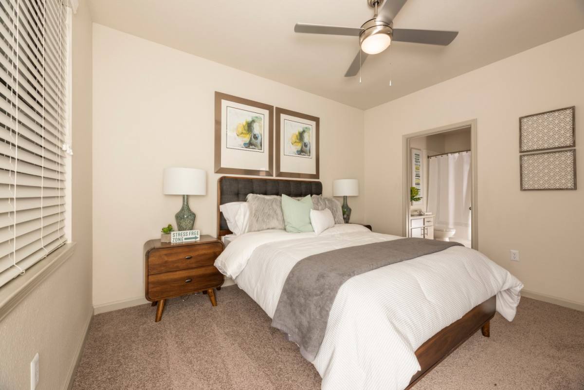 Apartment for rent at Thornbury, 7055 Hollister St, Houston, TX 77040