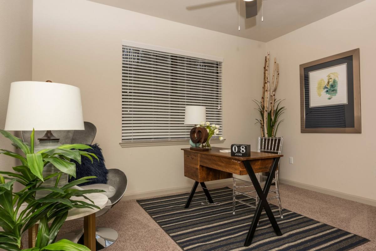 Apartment for rent at Thornbury, 7055 Hollister St, Houston, TX 77040