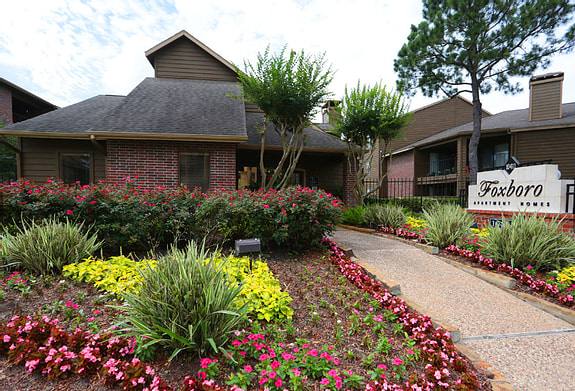 Apartment for rent at Foxboro Apartment Homes, 10411 S Dr, Houston, TX 77099
