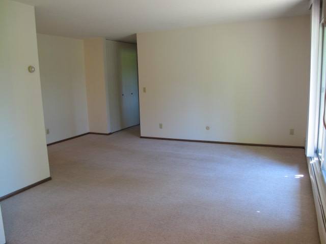 Apartment for rent at Evergreen East - 1263, 1263 Hazelwood St, Saint Paul, MN 55106